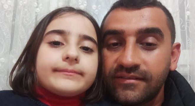 7 yaşındaki Adara'yı, eşine acı çektirmek için boğmuş