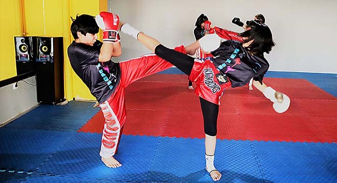 Kick boksta Türkiye şampiyonu oldular
