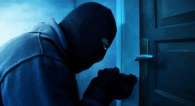 8 işyerini soyan şüpheli polisten kaçamadı