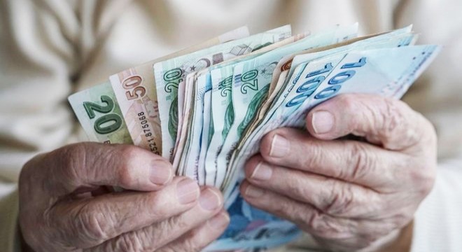 83 yaşındaki emekliyi dolandıran 8 şüpheli yakalandı