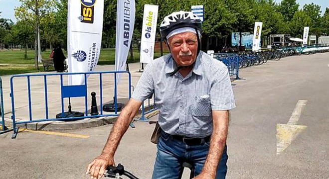 85 yaşında bisiklete binmeyi öğrendi