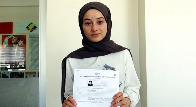 9 yıl dışarıdan okuyan Sema eczacılık fakültesini kazandı