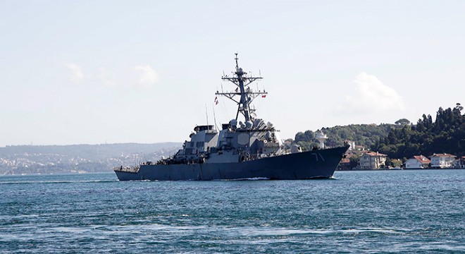 ABD savaş gemisi İstanbul Boğazı'ndan geçti