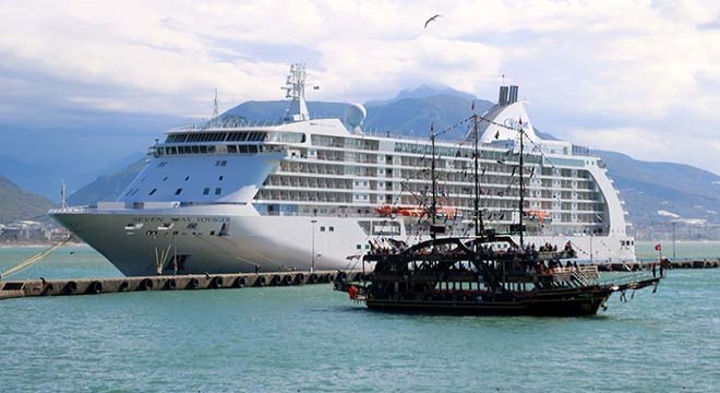 ABD li turistler kruvaziyerle Antalya ya geldi