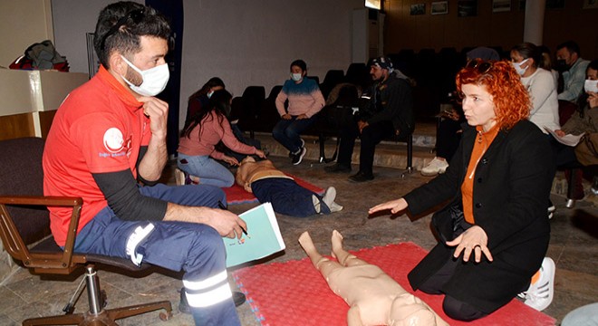 AFAD ve UMKE'den gönüllülere 'ilk yardım' eğitimi