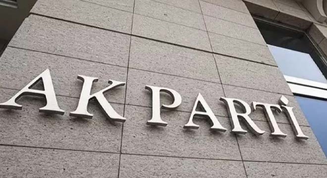 AK Parti de 8 ilde görev değişimi