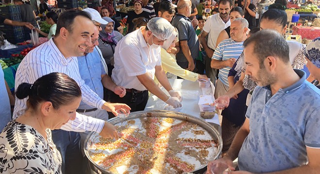 AK Parti den aşure ikramı