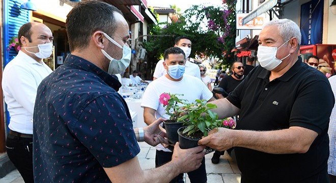 ATSO Başkanı Çetin: Kapanış saatleri 24.00'e uzamalı