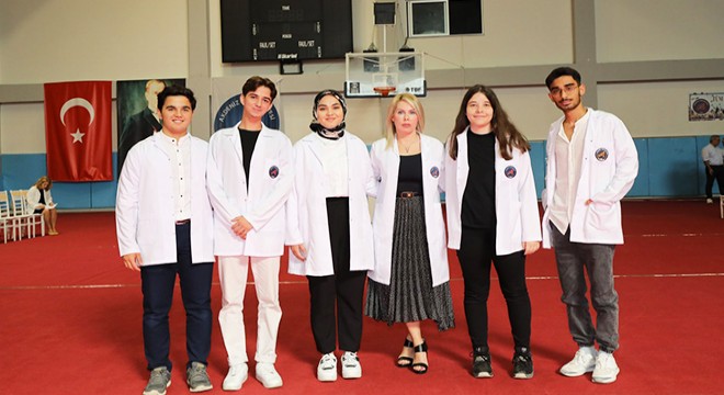 AÜ Tıp Fakültesi öğrencileri beyaz önlüklerini törenle giydi