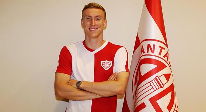 Adam Buksa, kiralık olarak Antalyaspor da