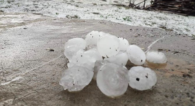 Adana'da ceviz büyüklüğünde dolu yağdı