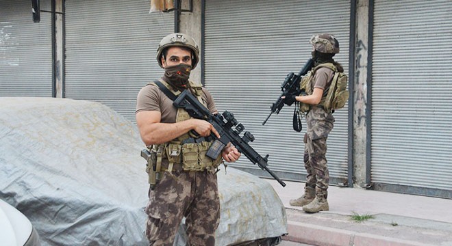 Adana'da torbacılara şafak operasyonu