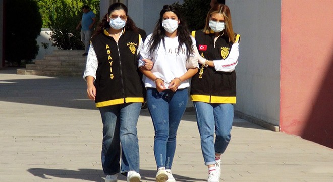 Adres sorma bahanesiyle evleri soyan abla ve kardeşi yakalandı