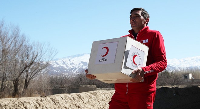 Afganistan'a yardım bayrağını 40 yıl sonra babasından devraldı