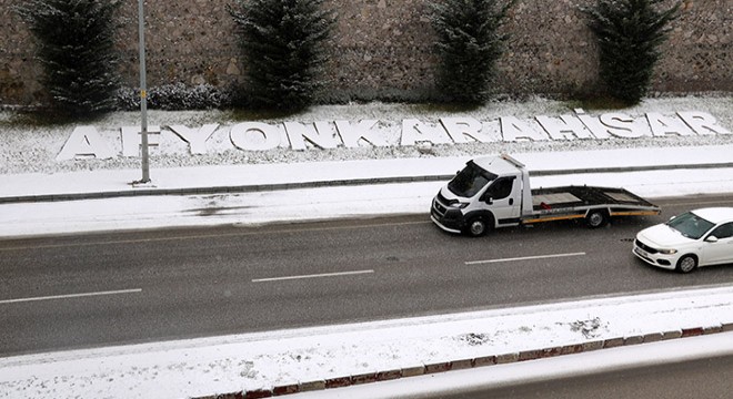 Afyonkarahisar'da kar yağışı
