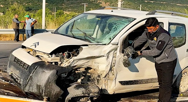 Afyonkarahisar'da kaza: 1 ölü, 5 yaralı