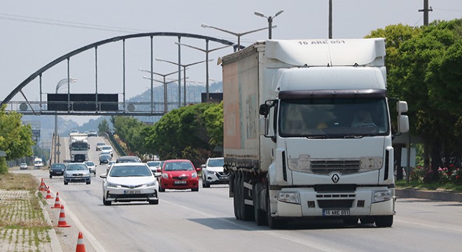 Afyonkarahisar'dan 3 günde 370 bin araç geçti