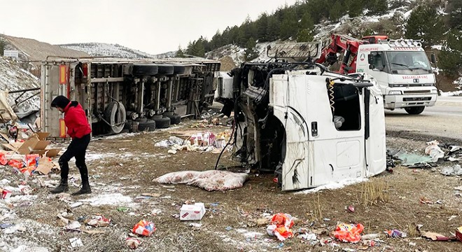 Afyonkarahisar da TIR kazası: 1 yaralı