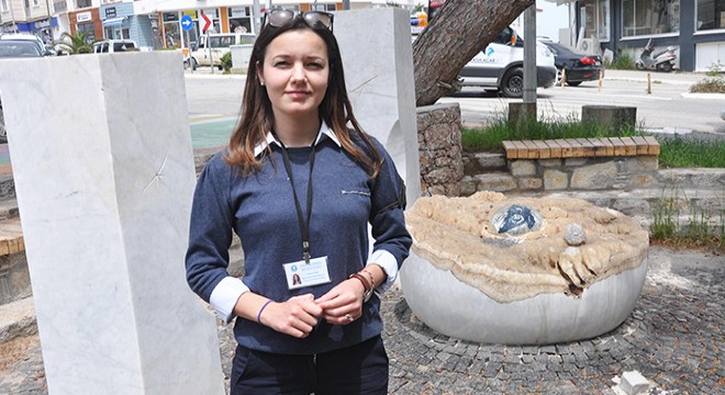 Ahmet Taner Kışlalı anısına yapılan 'Fikir Sağlığı Heykeli'ne saldırı
