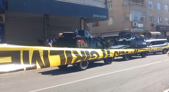 Aile içi şiddet ihbarına giden polislere ateş açıldı; 3 yaralı