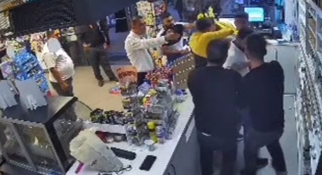 Akaryakıt istasyonu çalışanını darbeden 2 kişi tutuklandı