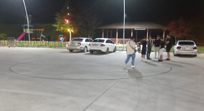 Akaryakıt istasyonunda drift yapan sürücünün ehliyetine el konuldu