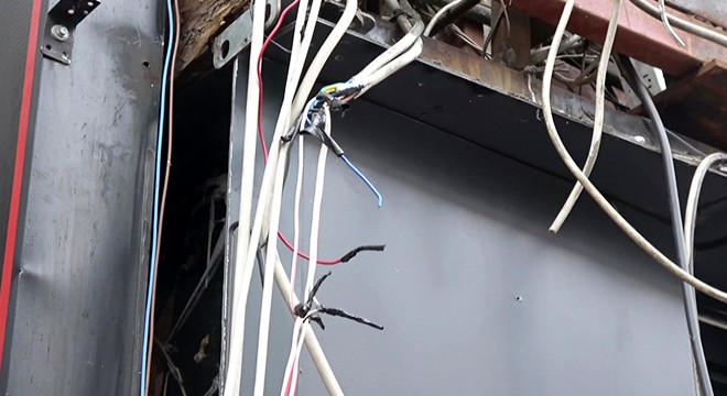 Akıma kapılan işçi ağır yaralandı