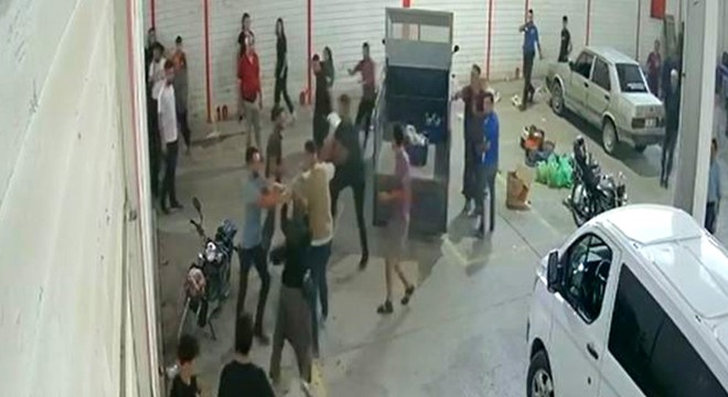 Akraba pazarcıların kavgası kamerada