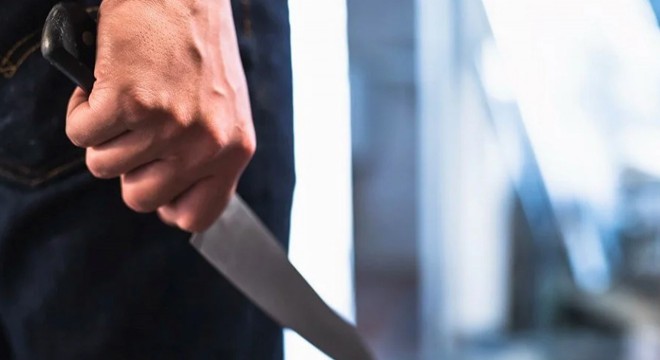Akrabası tarafından kalbinden bıçaklanarak öldürüldü