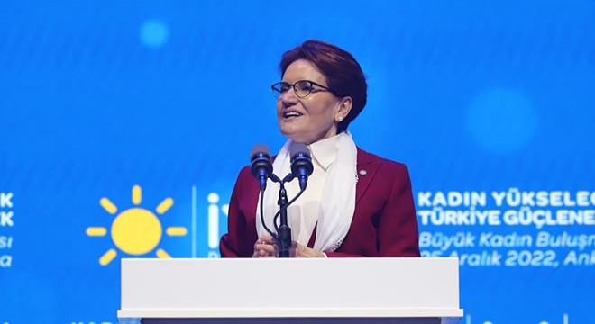 Akşener: Kadınlar siyasetin tam merkezidir