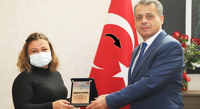 Aksu da örnek sürücülere plaket