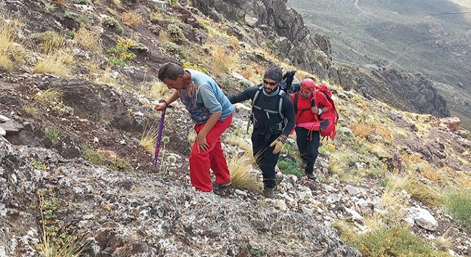 Aladağlar’da kaybolan dağcı, 10 saatte kurtarıldı