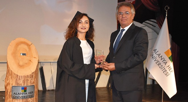 Alanya HEP'te mezuniyet heyecanı