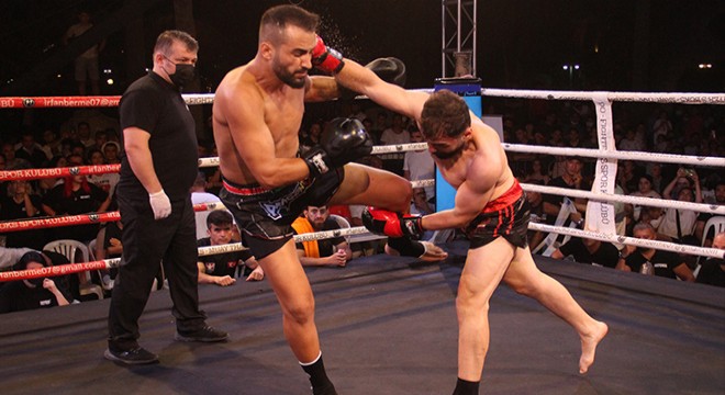 Alanya'da boks ve muay thai gecesi