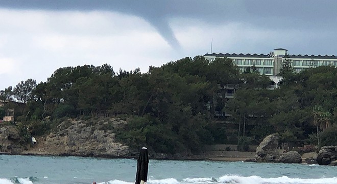 Alanya'da denizde hortum