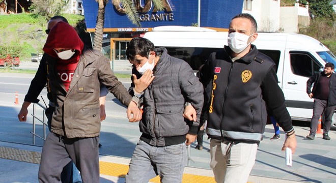 Alanya'da oto hırsızları tutuklandı