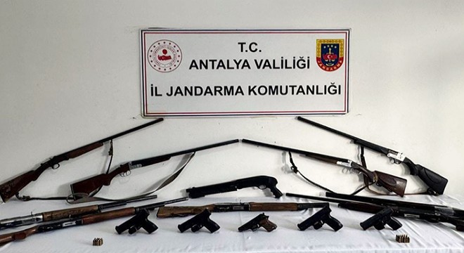 Antalya'da ruhsatsız silah operasyonu