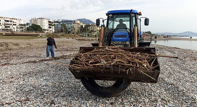 Alanya'da sahiller temizleniyor