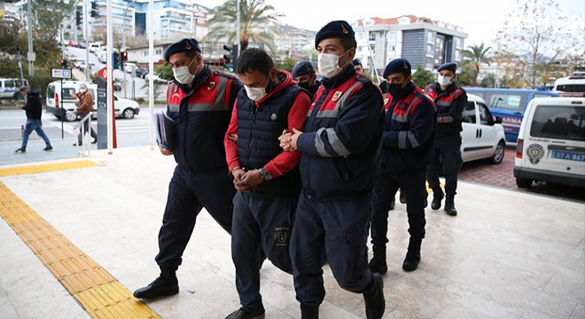 Alanya da inşaattan hırsızlık yapan şüpheliler yakalandı