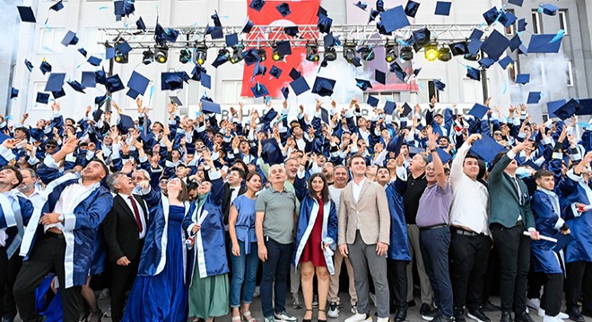 Ali Bahar AOSB Teknik Koleji nde ilk mezuniyet coşkusu
