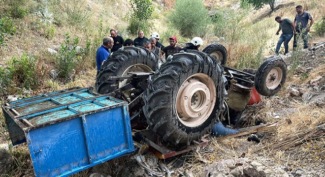 Alim öğretmen traktör kazasında öldü