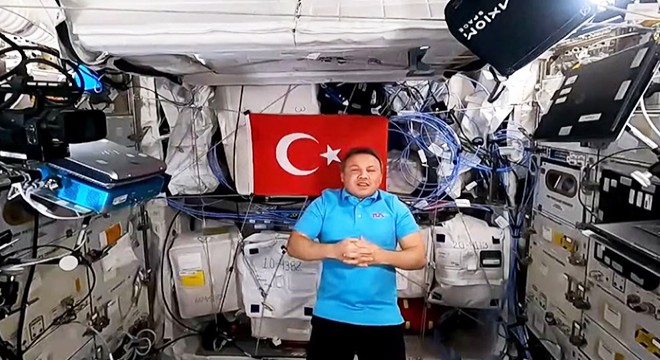 Alper Gezeravcı: Gelecek nesillerin hayallerini uzaya taşımaktan mutluyum