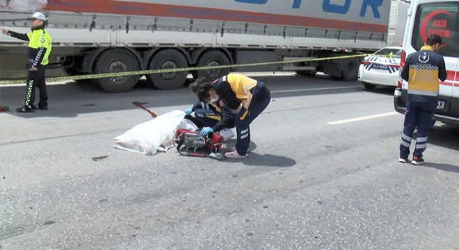 Alt geçidi kullanmayınca otomobili çarptı