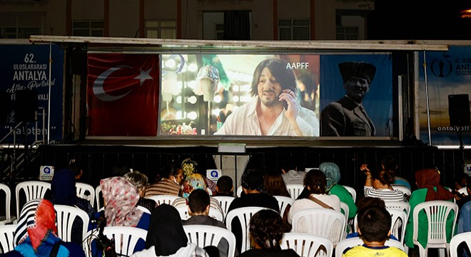 Altın Portakal'da 'Gezen Sinema' heyecanı başladı