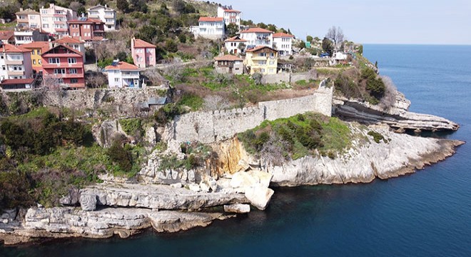 Amasra Kalesi'nde surları tutan kayalıklar güçlendirilecek