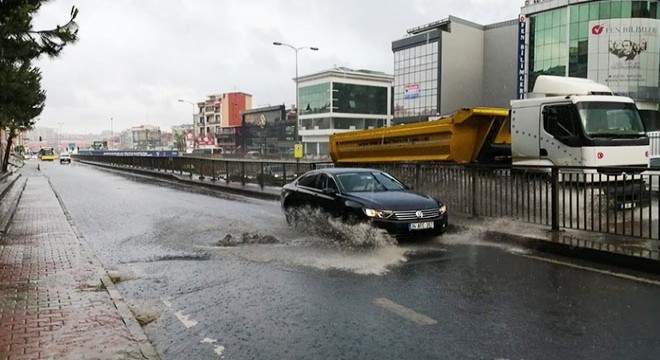 Anadolu Yakası'nda yağmur