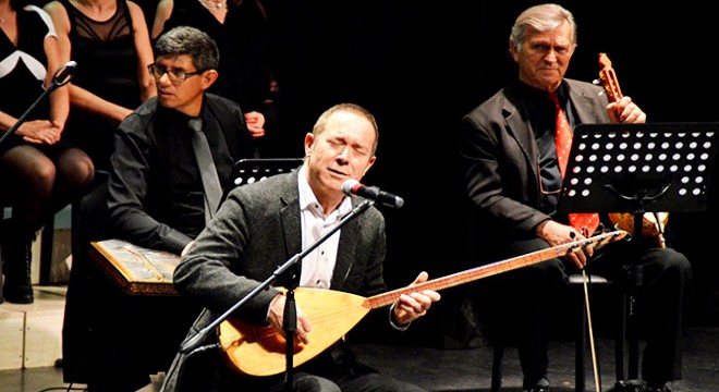 Anı konserinde türkü şöleni