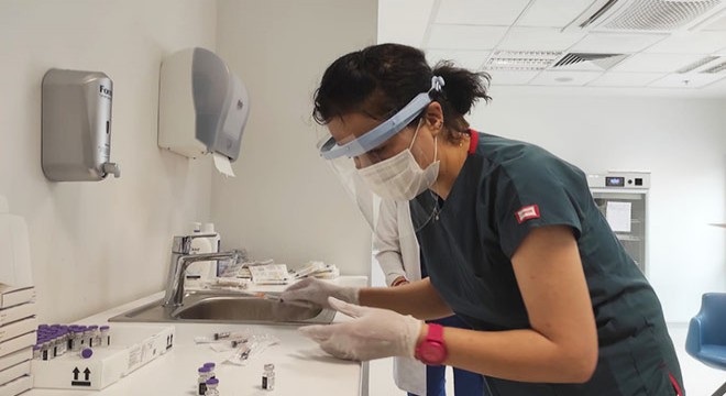 Ankara'da BioNTech aşısının uygulanması başladı
