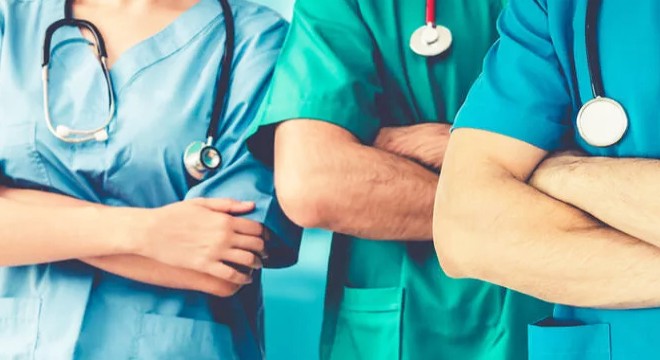 Anne- kız; doktor, hemşire ve güvenlik görevlisine saldırdı