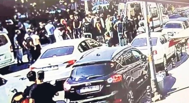 Anne-kız tartıştıkları genci öldürdü